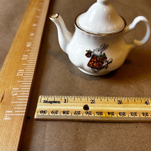 Lot of Alice in wonderland party decor and costume pieces made hatter, queen - Picture 11 of 16